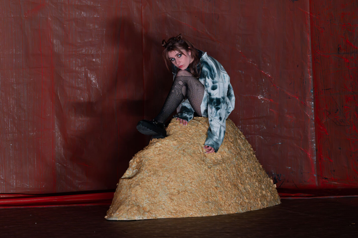 in: TESLA, DIE SPREE UND DER KIRSCHGARTEN